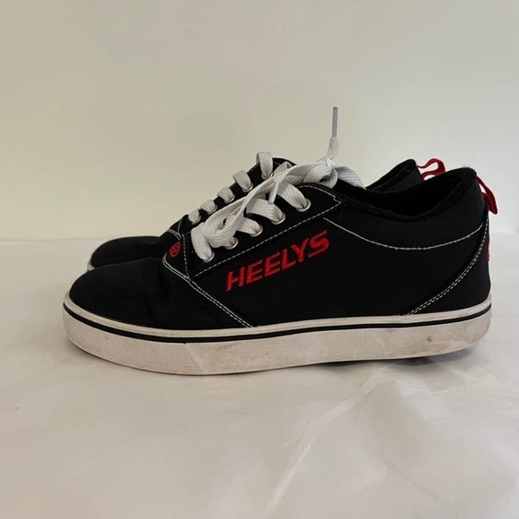 Heelys black white roller shoes US 7, EU 39 - Picture 2 of 11
